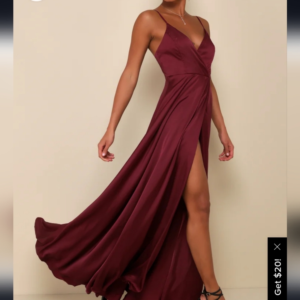 Woman's Long Maxi Dress - Lulu's, Burgundy, Small
